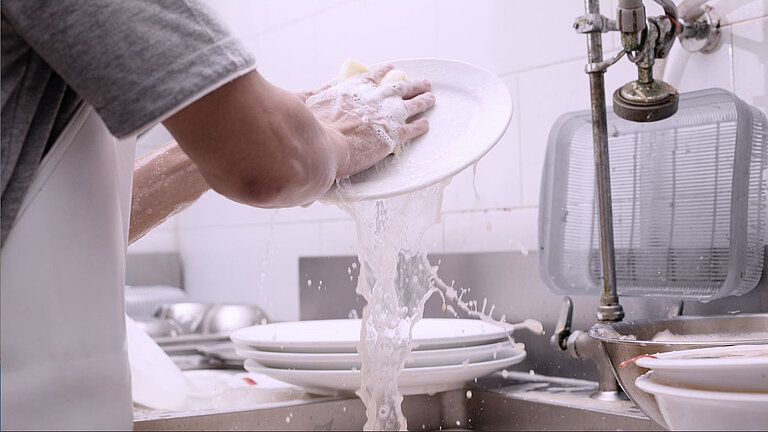 Fettabscheider werden in Gastronomie und der lebensmittelverarbeitenden industrie eingesetzt Fettabscheider werden in Gastronomie und der lebensmittelverarbeitenden industrie eingesetzt